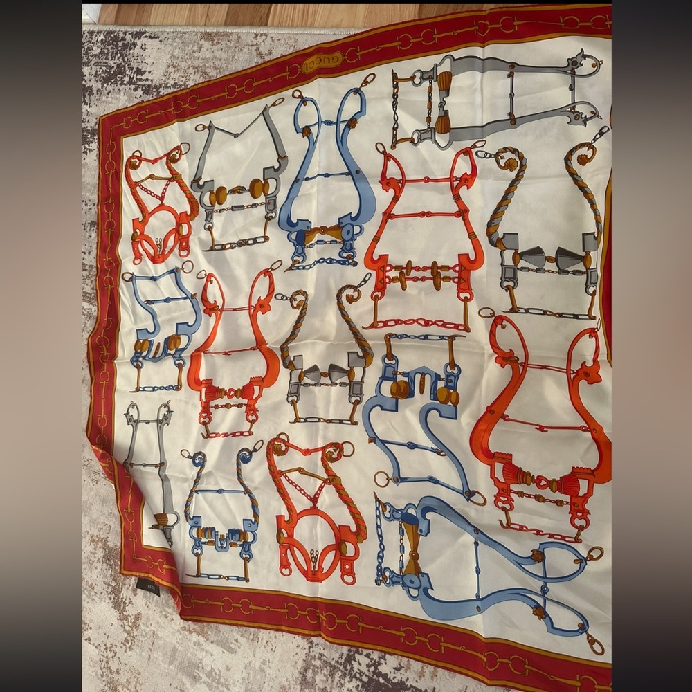 Gucci scarf
